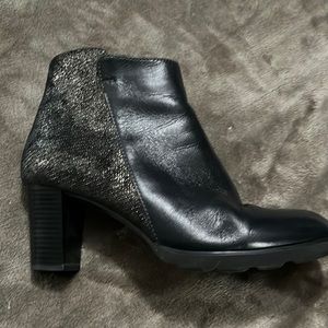 Women’s two tone ankle bootie.
